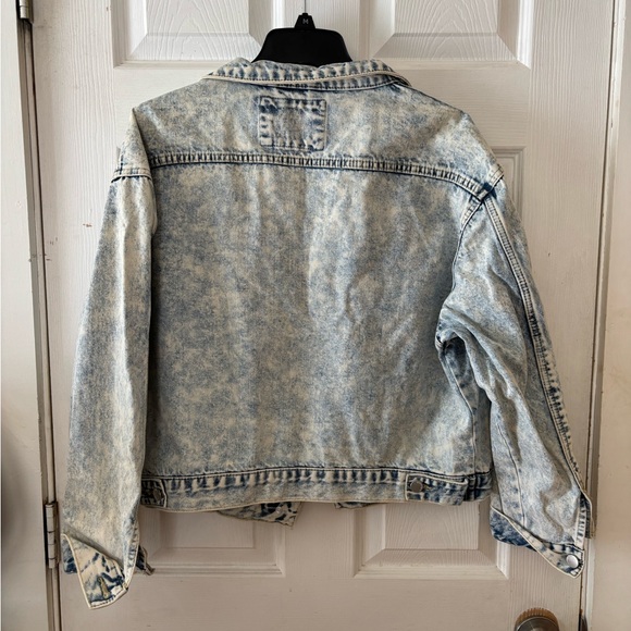 Ashley Vintage Charm Acid Wash Oversized Denim Jacket Size Large - Picture 5 of 6